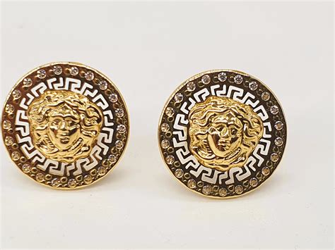 pendientes de oro versace hombre|Pendientes para hombre .